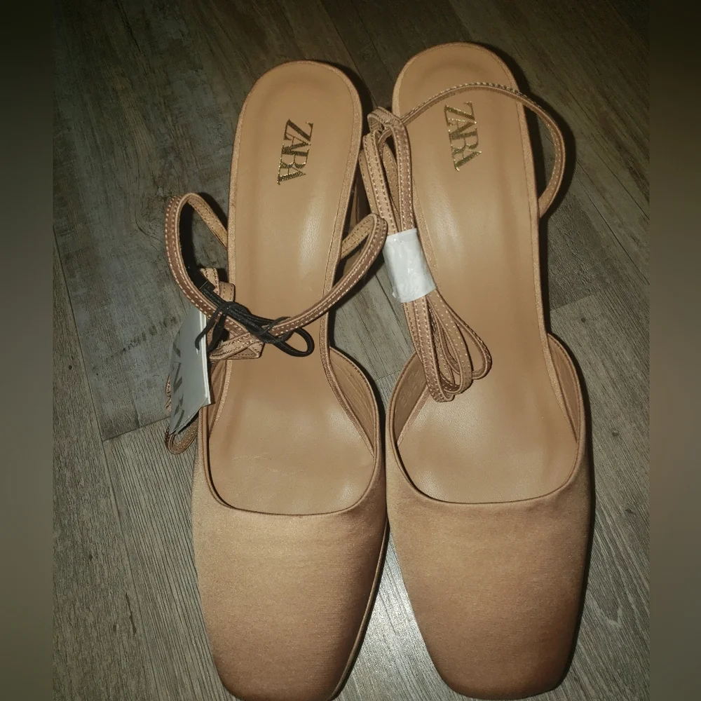 Womens Square-Toe Heels - Picture 1 of 3
